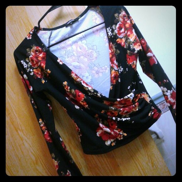 Ambiance Tops - floral Wrap top (M)